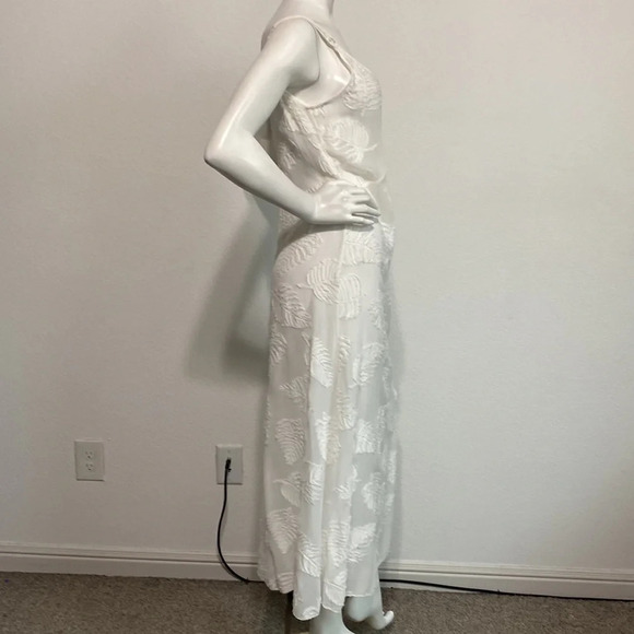 Wilfred Aritzia White V-Neck Semi Sheer Textured Leaf Sleeveless Maxi Dress Sz S - Picture 6 of 7